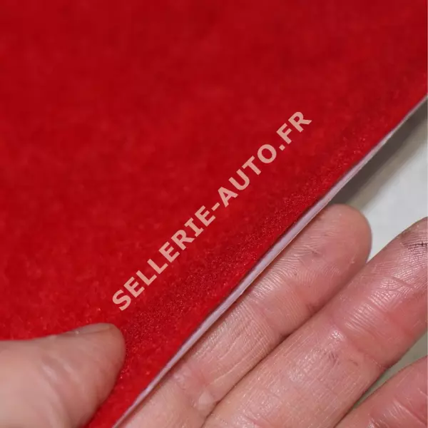 ROULEAU DE MOQUETTE ACOUSTIQUE ADHESIVE ROUGE